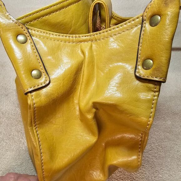 AXCESS LIZ CLAIBORNE LARGE MUSTARD FAUX LEATHER HOBO PURSE-SHOULDER BAG L@@K!! - Picture 8 of 14